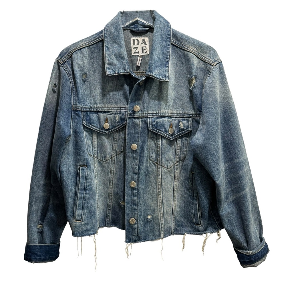 Daze Denim The Main Squeeze Crop Jacket in Throwdown Distressed Large - Picture 12 of 12